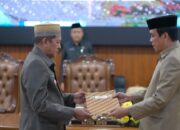 Bupati Soppeng Tandatangani Berita Acara Persetujuan dan Serahkan Ranperda APBD TA 2025