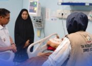 Menjalani Perawatan Medis, Wabup Soppeng Besuk JCH Soppeng