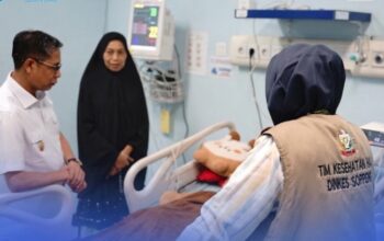 Menjalani Perawatan Medis, Wabup Soppeng Besuk JCH Soppeng