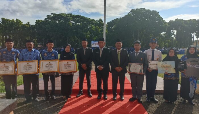 Pj Sekda Inspektur Upacara Hardiknas dan Hari Otoda