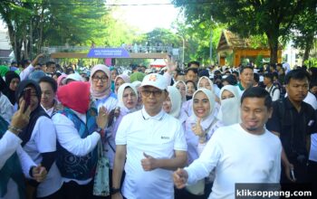 Suwardi Haseng Ikut Jalan Sehat Sulsel Anti Mager, Tutup Rangkaian HKG PKK dan HUT Dekranas